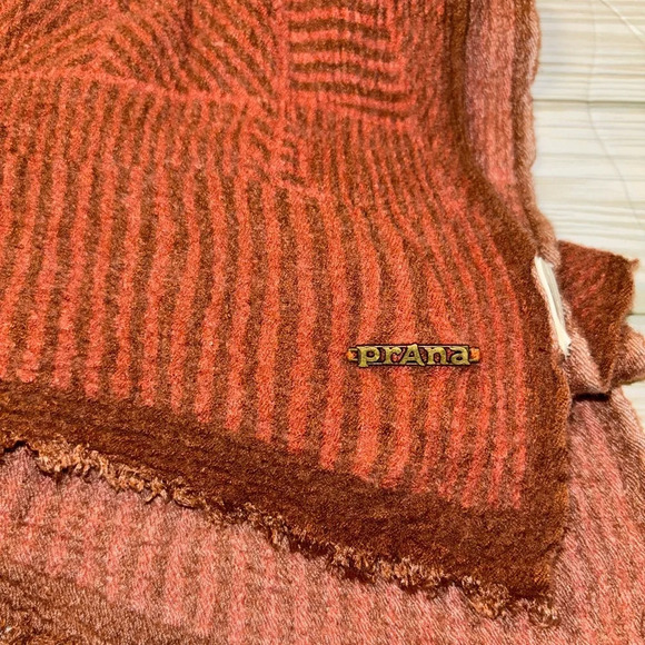 Prana scarf - Picture 2 of 2